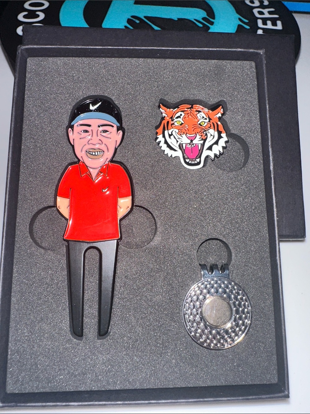 Tiger Woods Golf Divot Tool & Ball Marker
